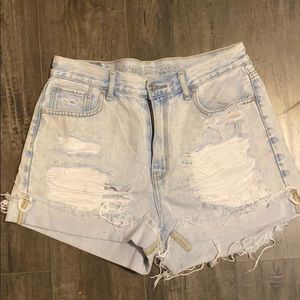 Light washed American Eagle shorts!